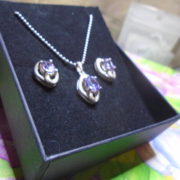 925 sterling silver and faceted Natural Amethyst Necklace and Stud Earring Set - Picture 2 of 11